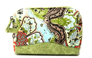 QUILTED TRAVEL COSMETIC BAG